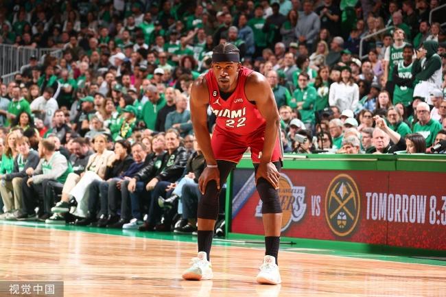  塔图姆35分绿军横扫猛龙  