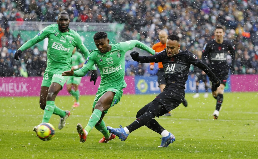  巴黎圣日耳曼创法甲单场传球次数新纪录  